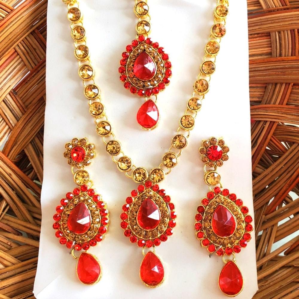 Red Stone Maharani Style 4pcs Set
